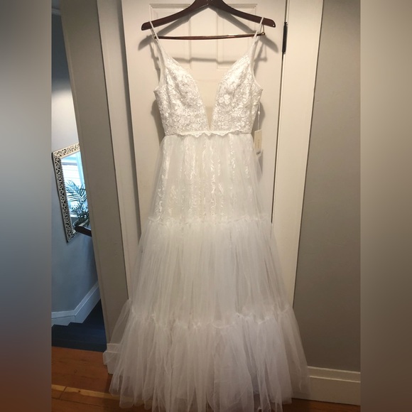 Romantic Ivory Beachy/Boho Wedding Dress - NWT - Picture 4 of 8